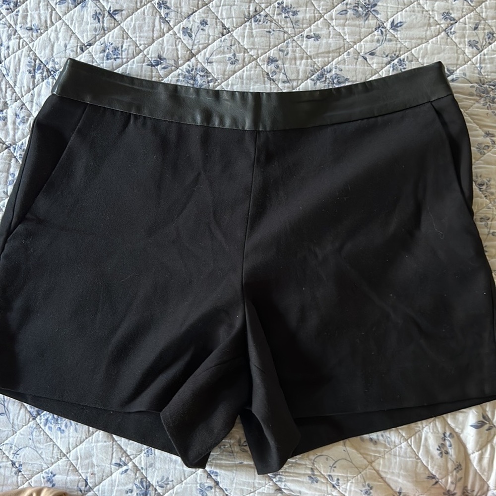 VINCE CAMUTO BLACK SHORTS
